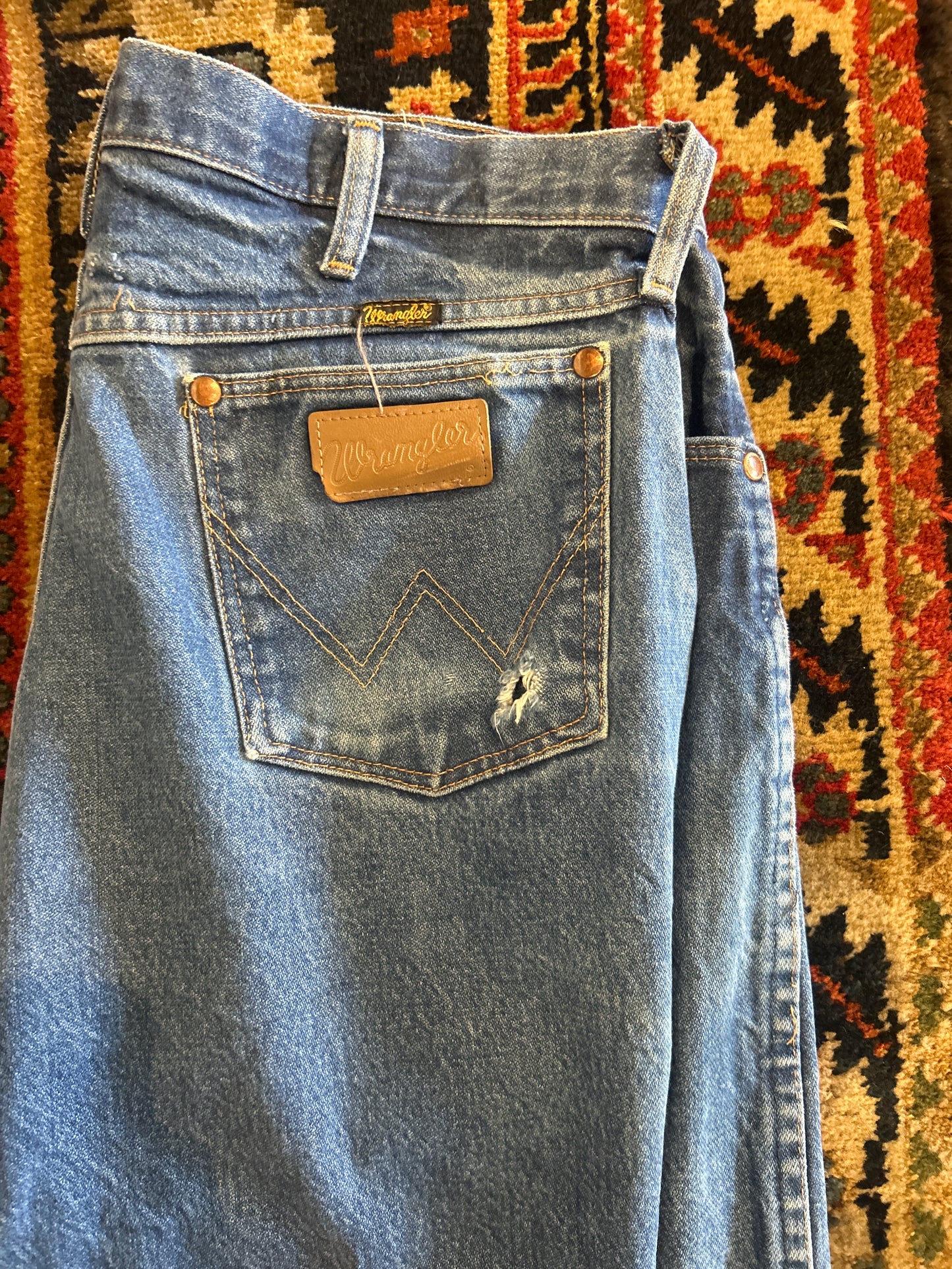 6041 wranglers light wash denim jeans