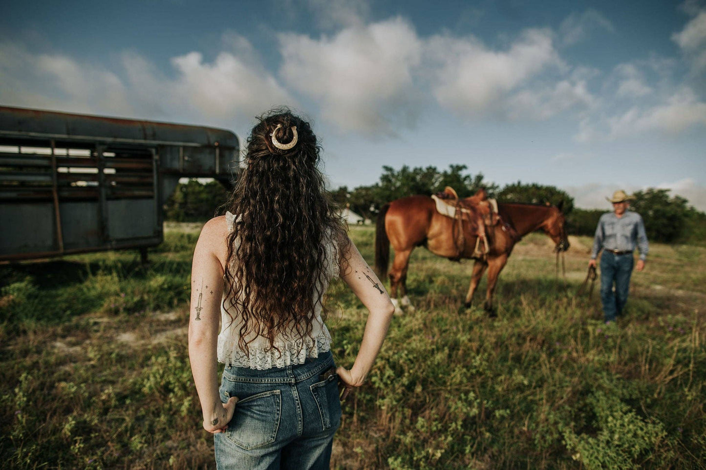 Hey Ricochet Horseshoe Clip